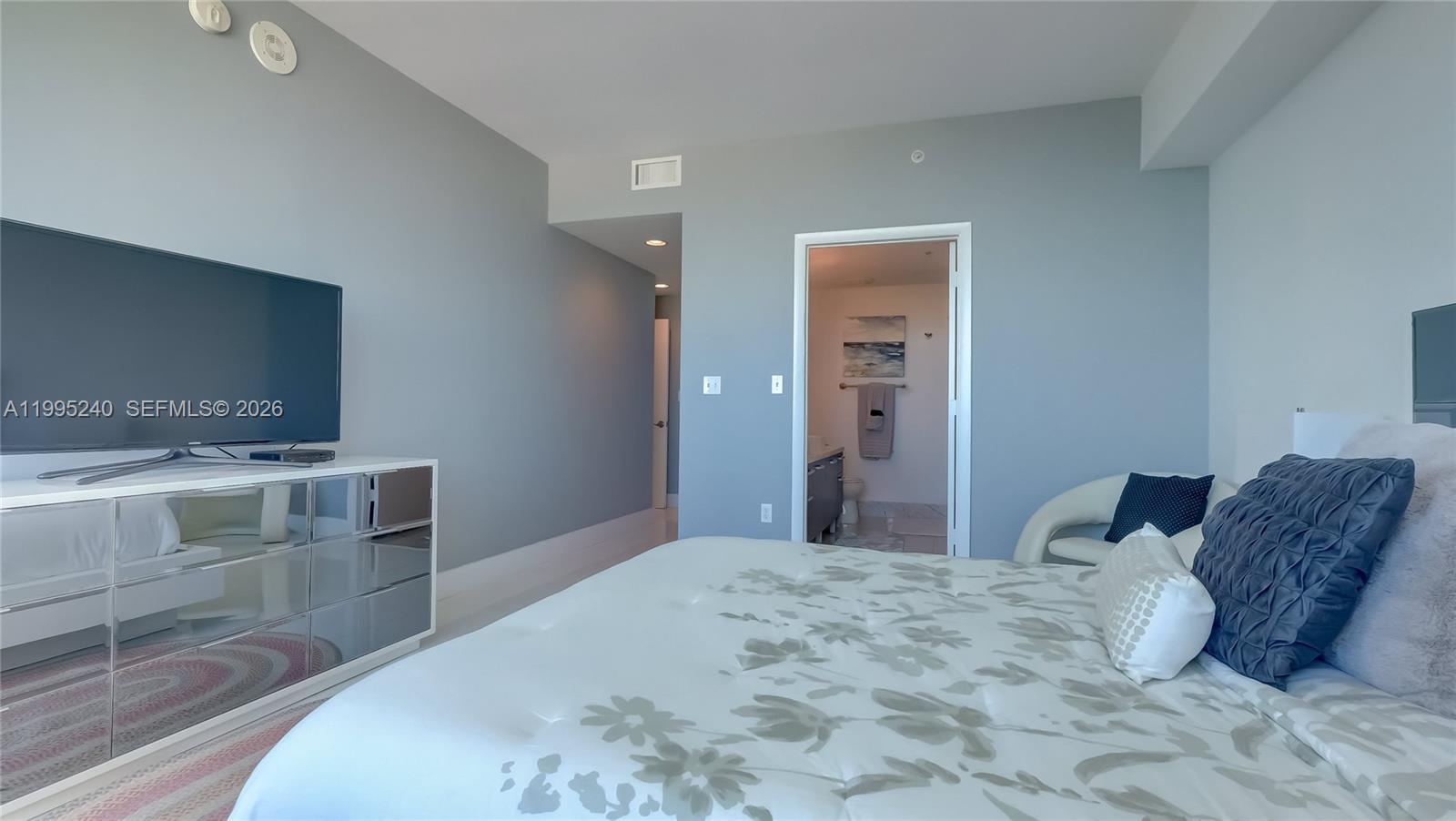 253 NE 2nd St #3509 Miami, FL 33132