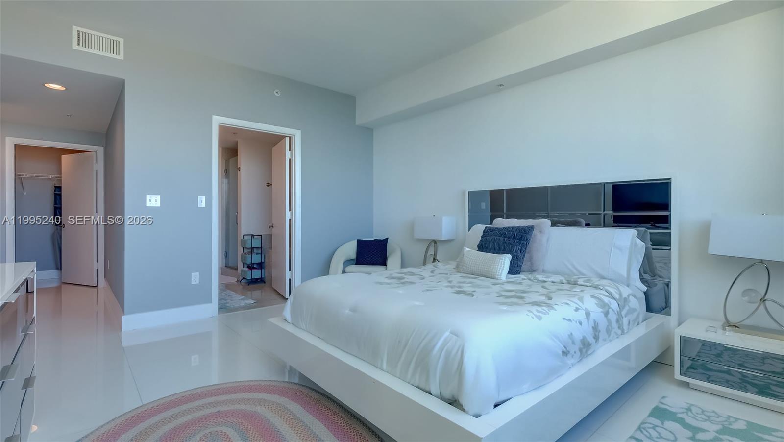 253 NE 2nd St #3509 Miami, FL 33132