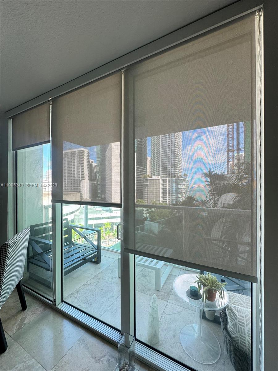 image Brickell on the River North2