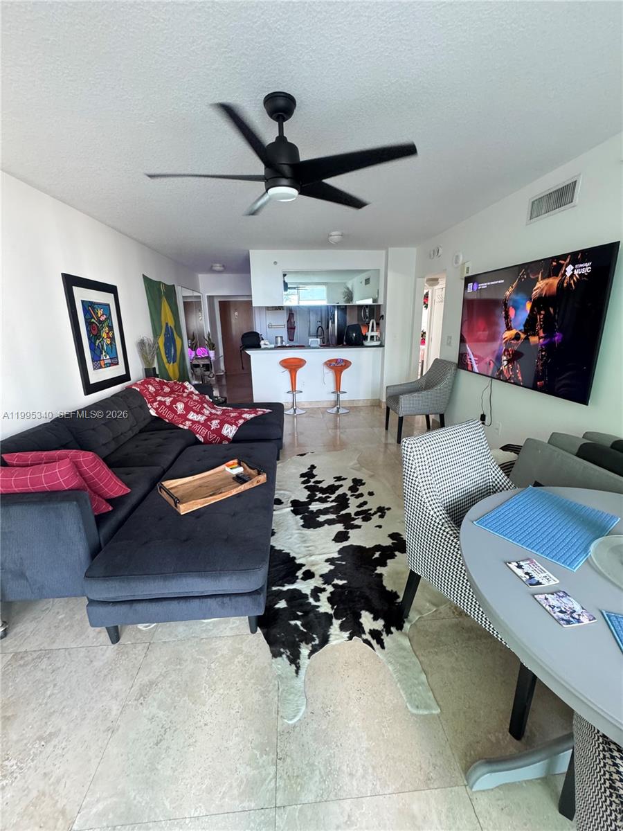 image Brickell on the River North3