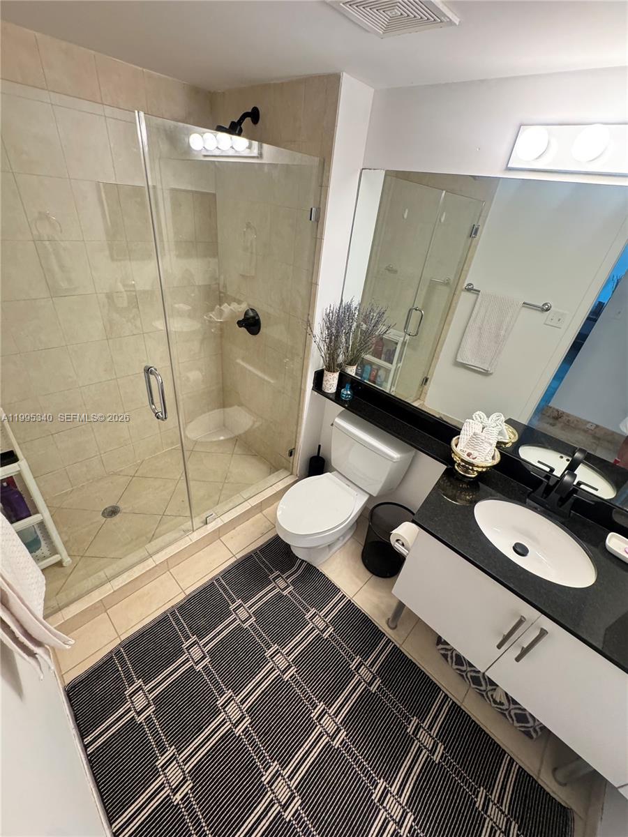 image Brickell on the River North4