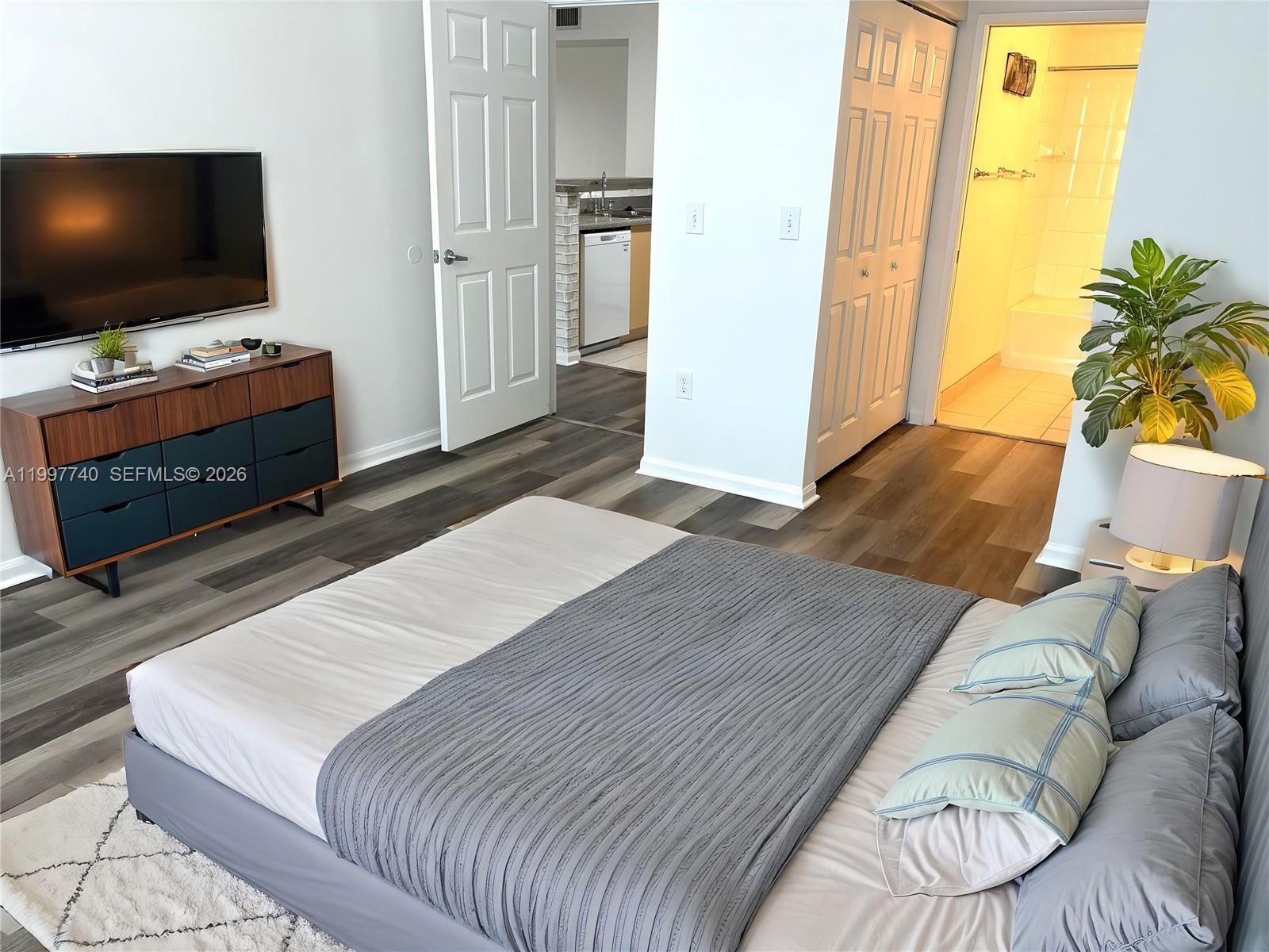 8050 N Nob Hl Rd #105 Tamarac, FL 33321