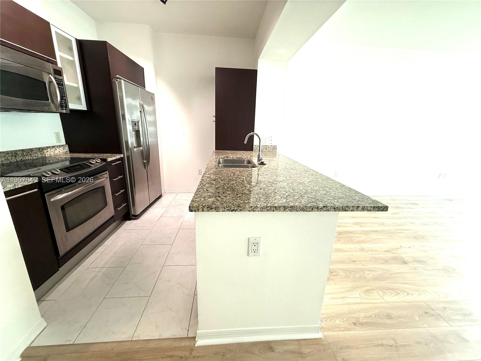 image The Plaza on Brickell West1