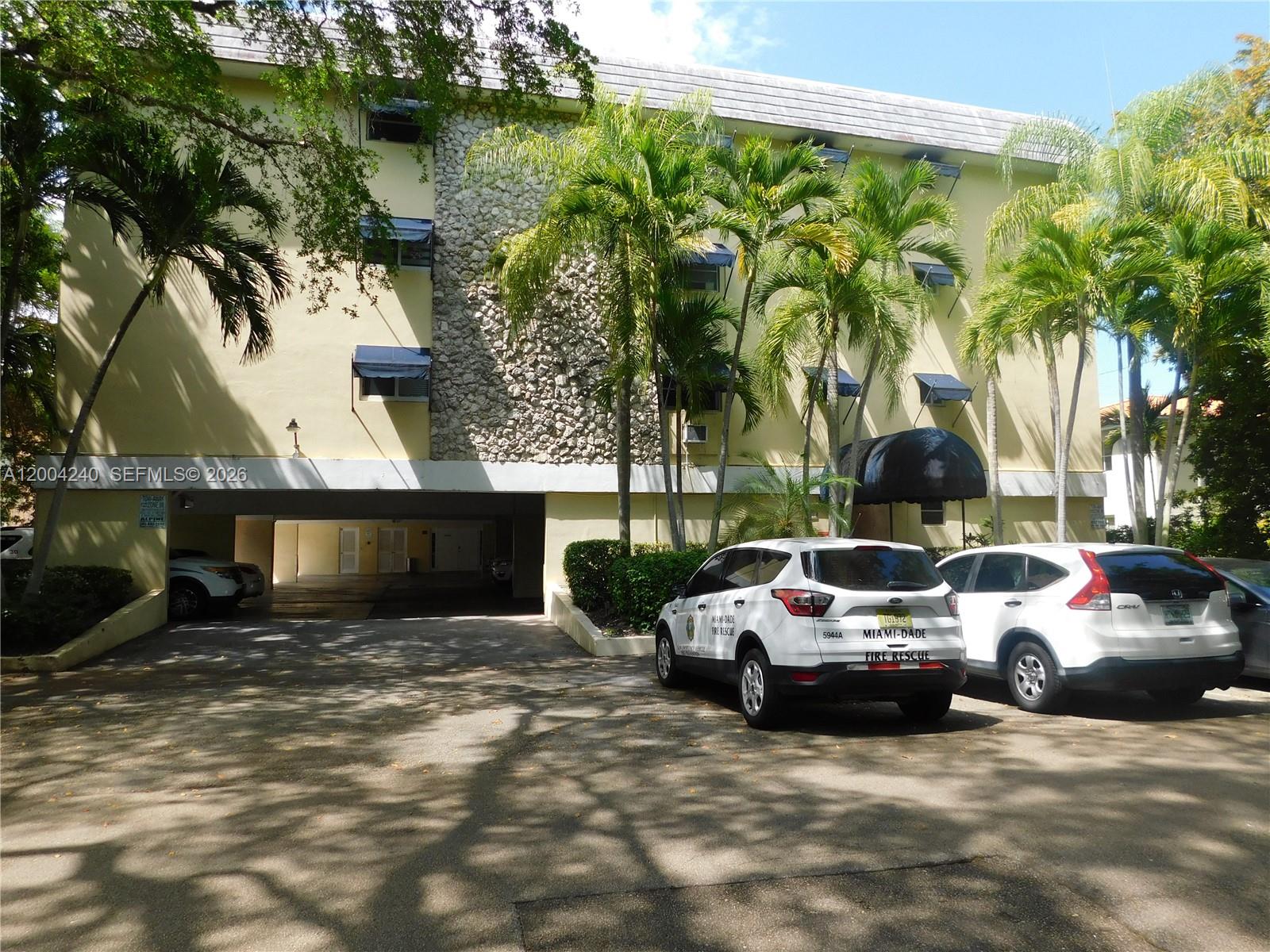 427 Santander Ave #302