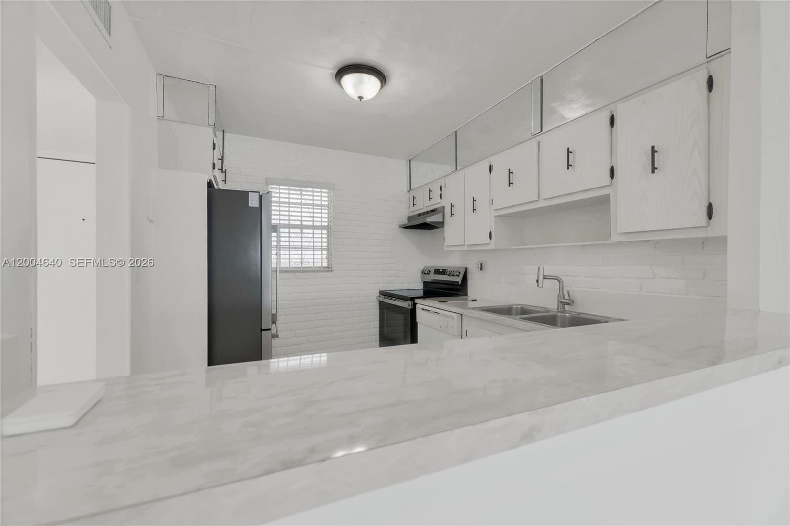 220 SW 9th Ave #501 Hallandale Beach, FL 33009