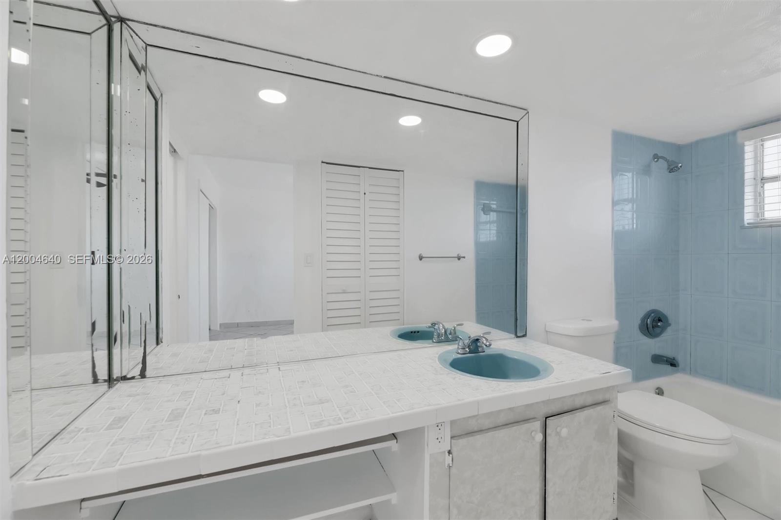 220 SW 9th Ave #501 Hallandale Beach, FL 33009