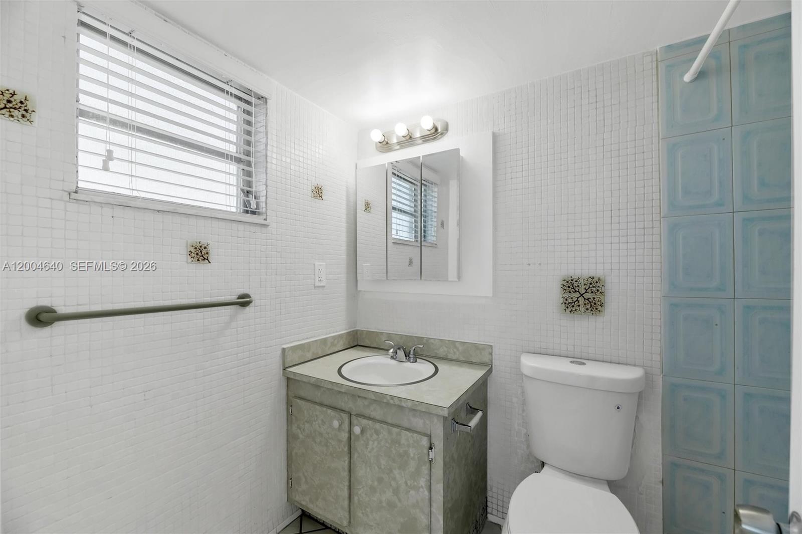 220 SW 9th Ave #501 Hallandale Beach, FL 33009