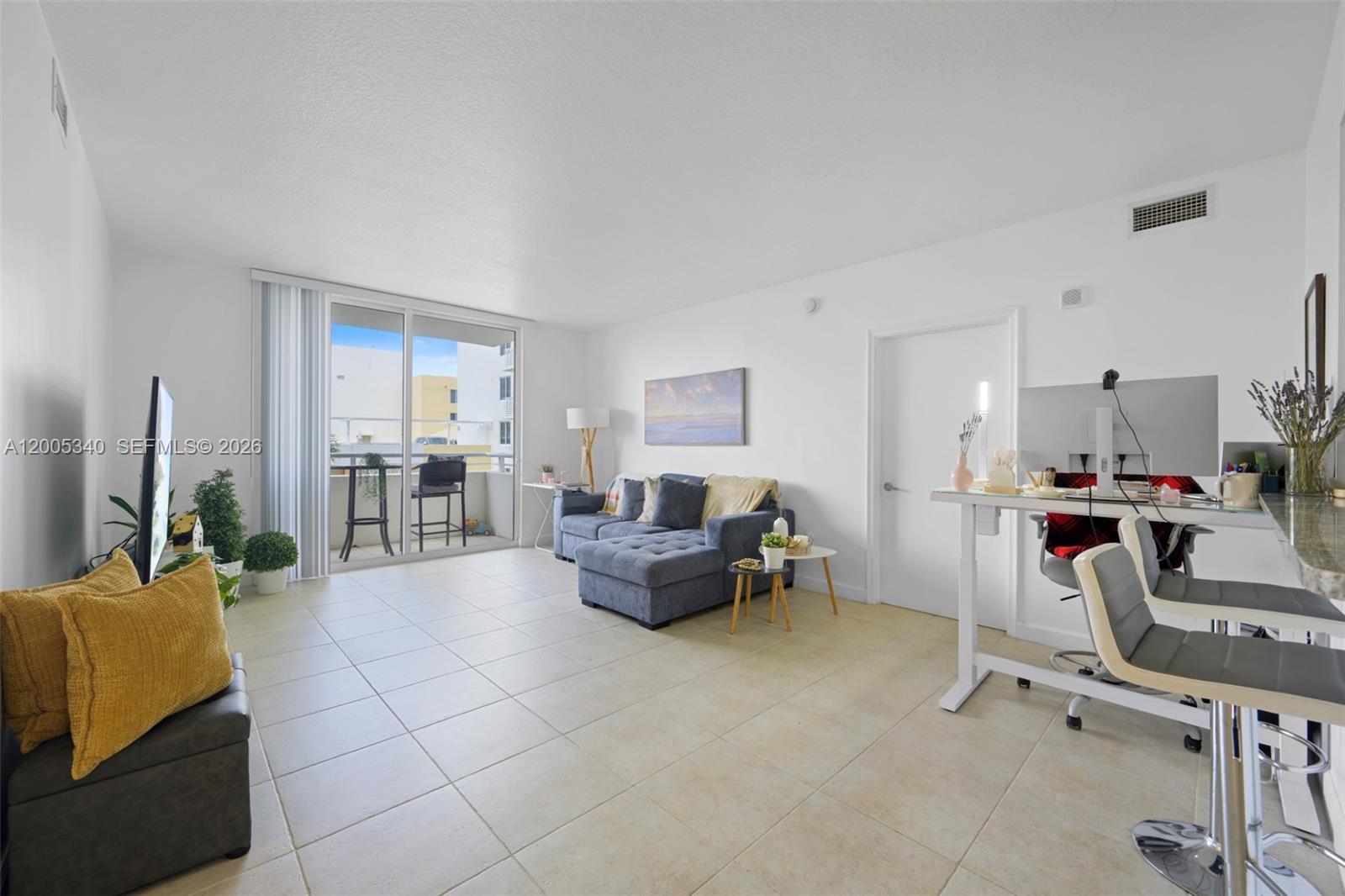 image The Venture at Aventura9