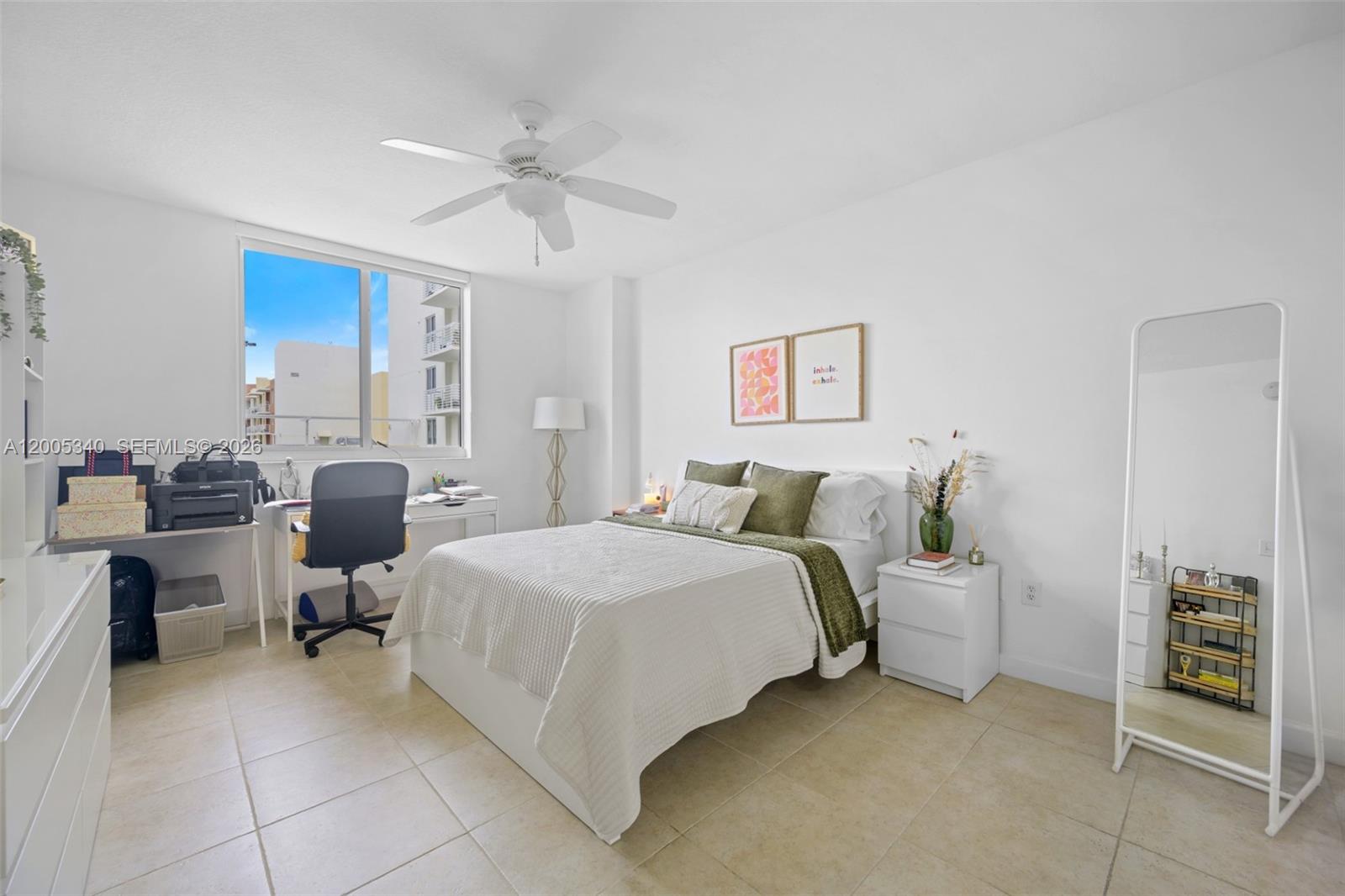 image The Venture at Aventura15