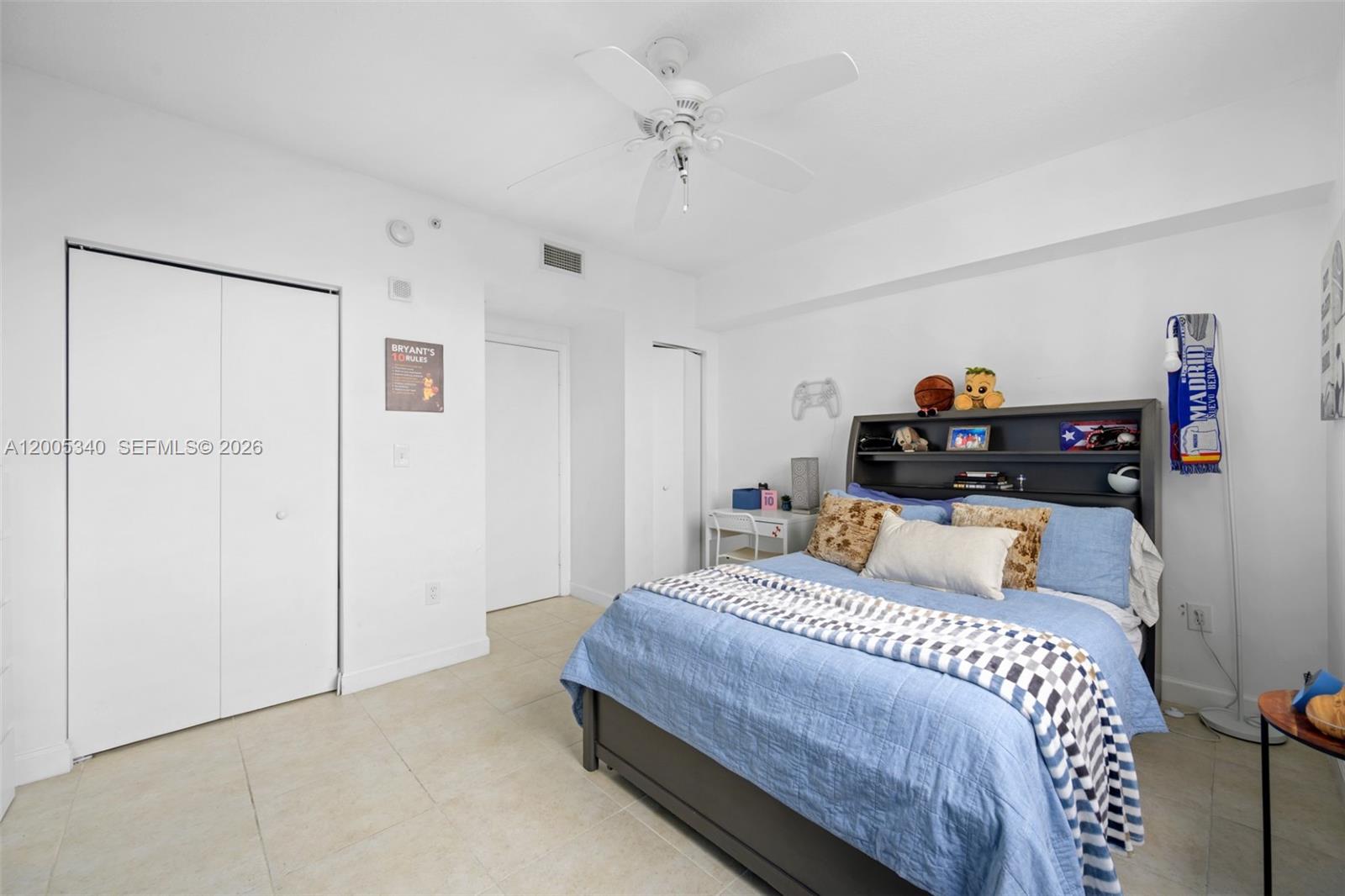 image The Venture at Aventura19