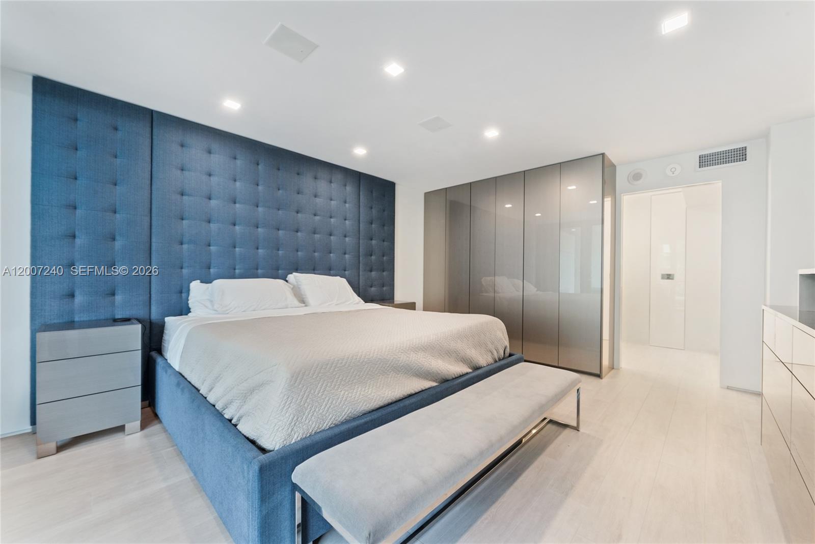 2901 S Bayshore Dr #5E Miami, FL 33133