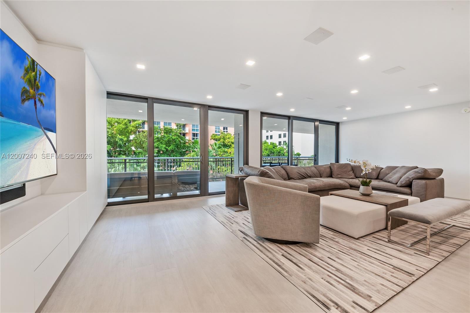 2901 S Bayshore Dr #5E Miami, FL 33133