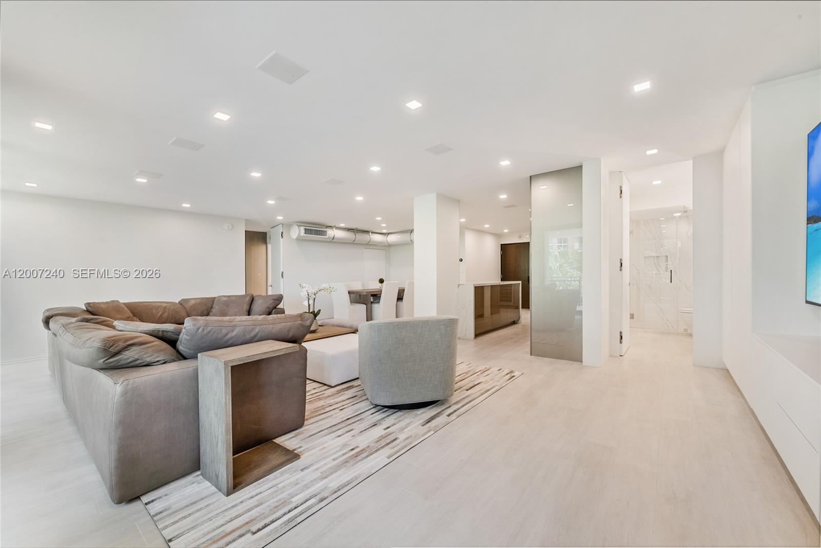 2901 S Bayshore Dr #5E Miami, FL 33133