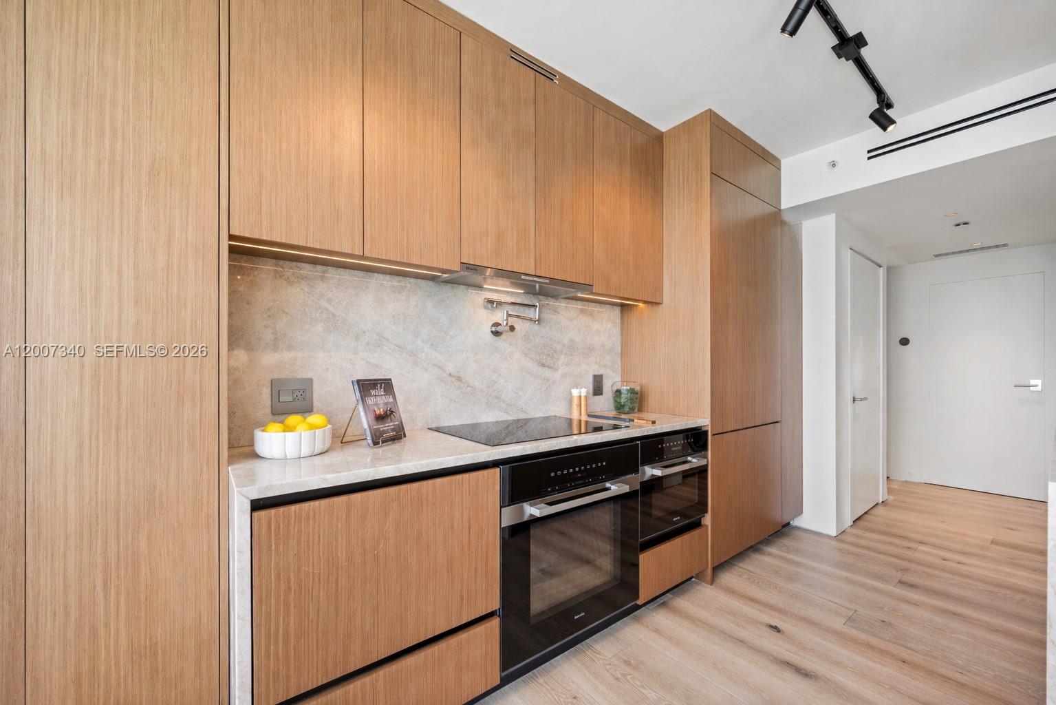 6365 Collins Ave #3904 Miami Beach, FL 33141