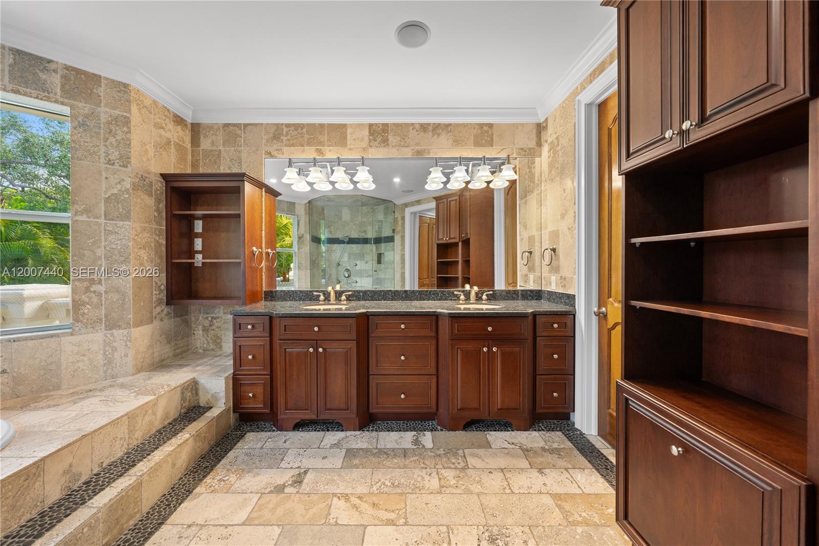 4065 Battersea Rd Miami, FL 33133