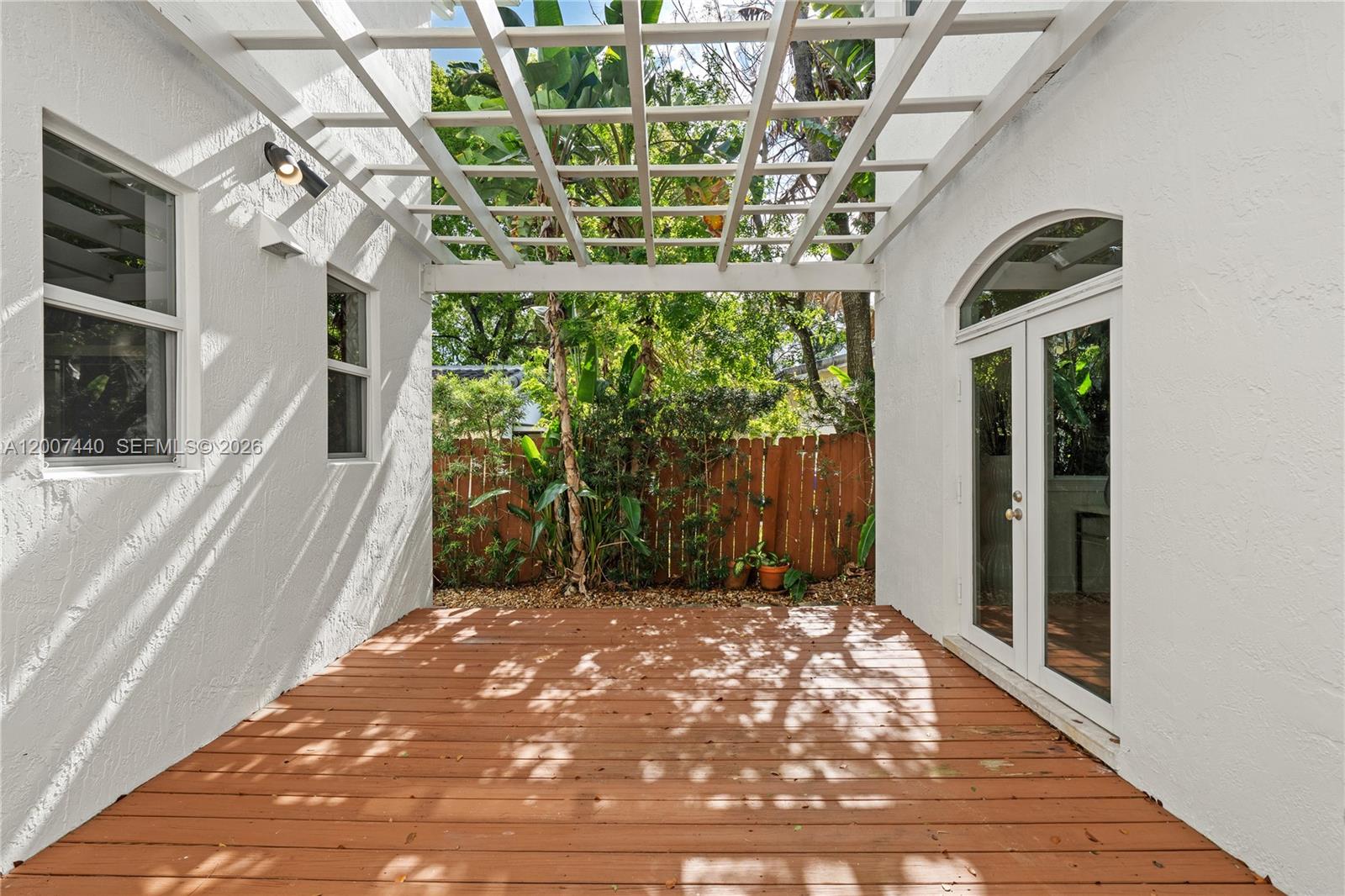 4065 Battersea Rd Miami, FL 33133