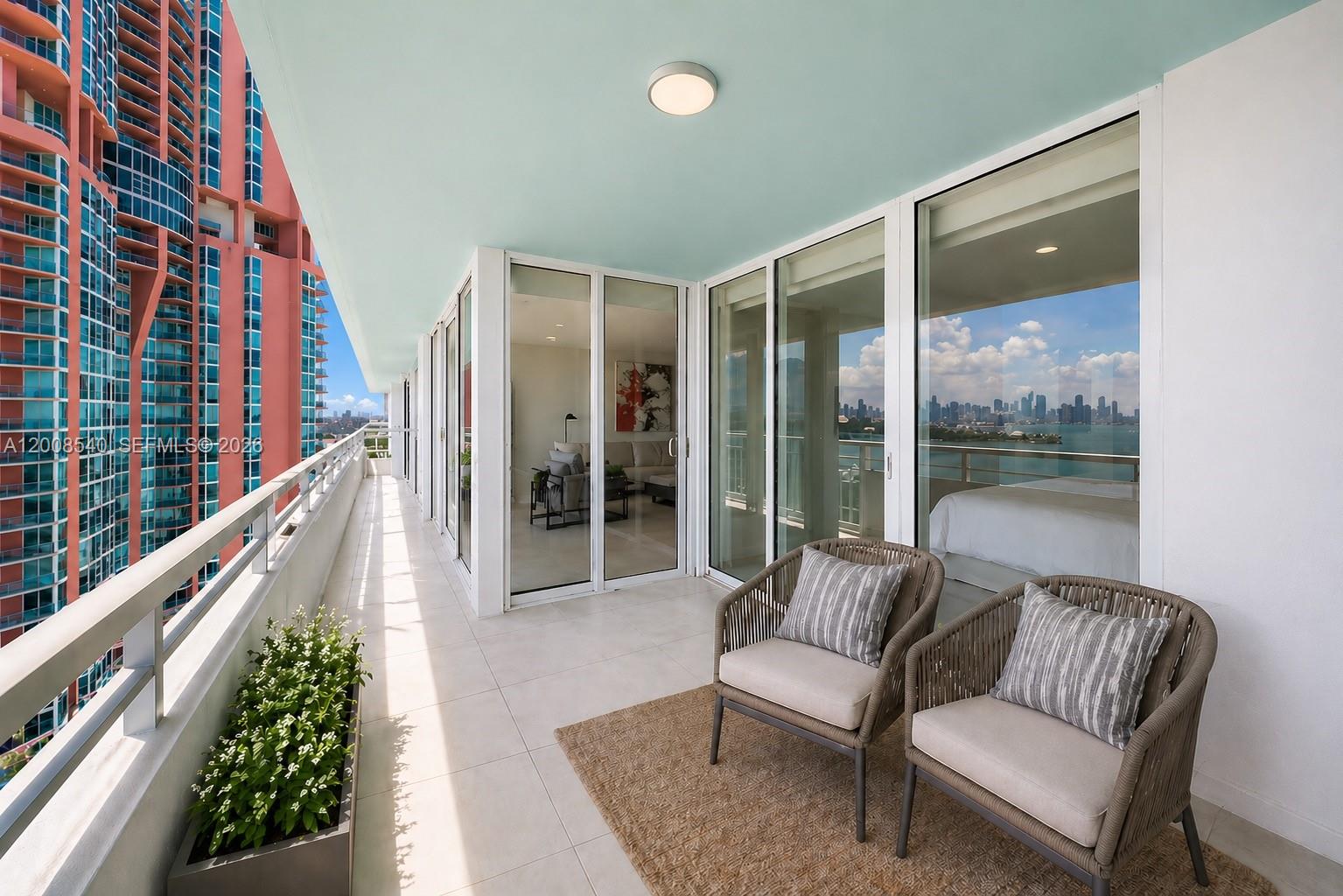 400 S Pointe Dr #2101 Miami Beach, FL 33139