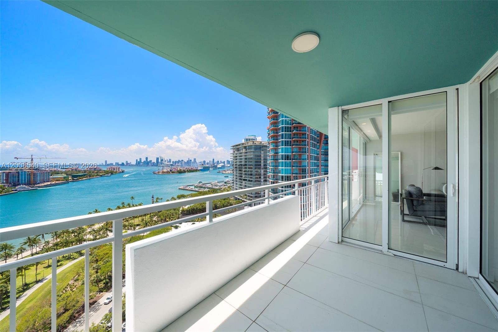400 S Pointe Dr #2101 Miami Beach, FL 33139