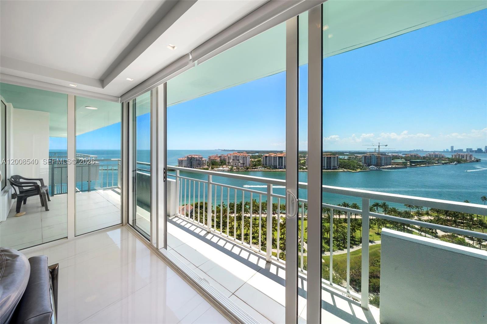 400 S Pointe Dr #2101 Miami Beach, FL 33139