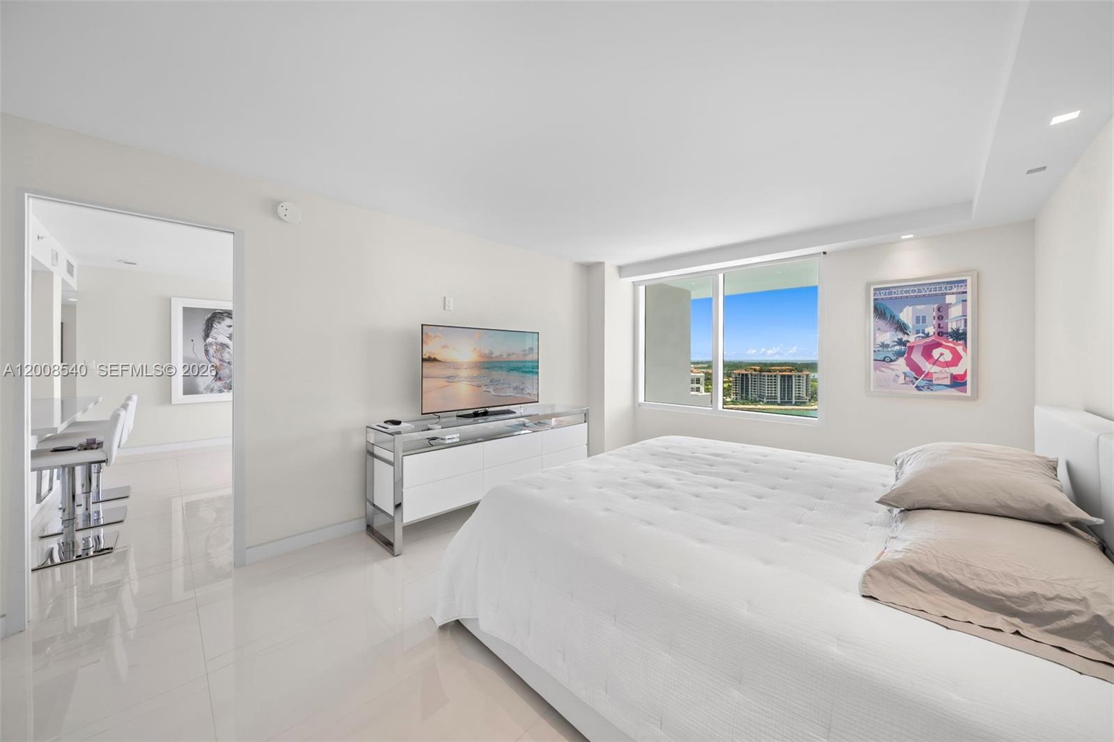 400 S Pointe Dr #2101 Miami Beach, FL 33139