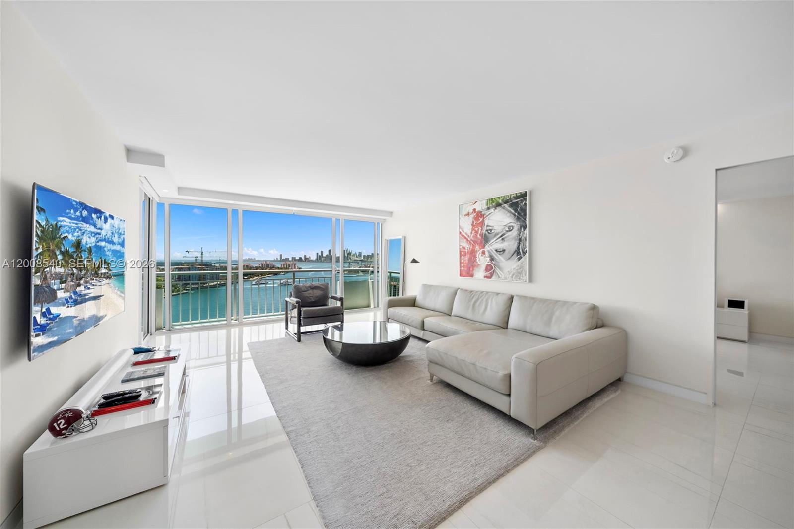 400 S Pointe Dr #2101 Miami Beach, FL 33139