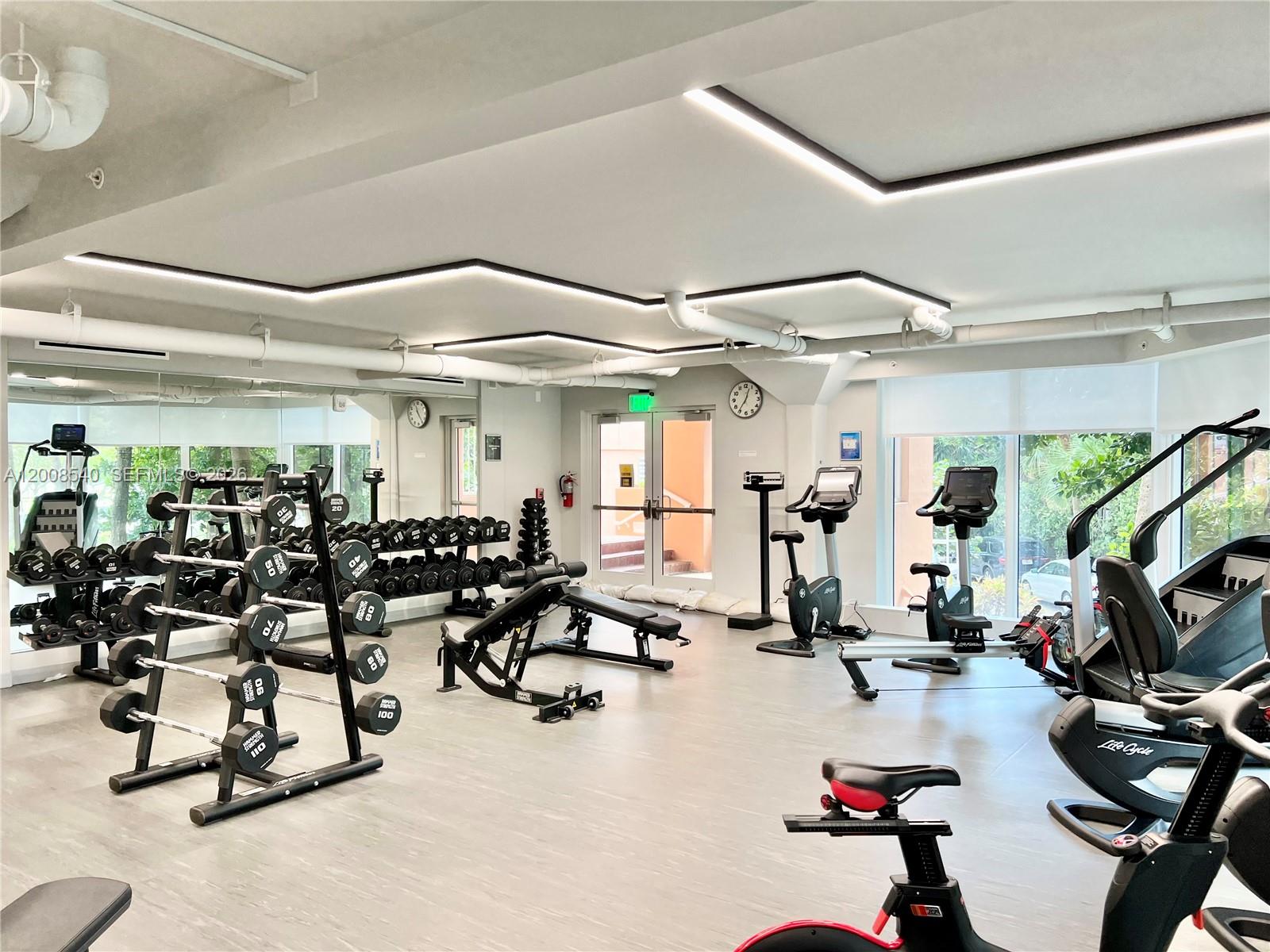 400 S Pointe Dr #2101 Miami Beach, FL 33139