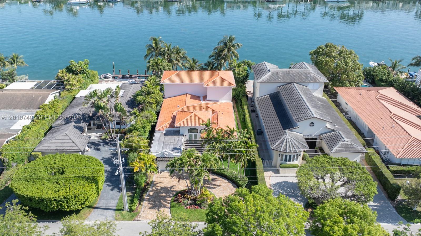 425 N Shore Dr Miami Beach, FL 33141