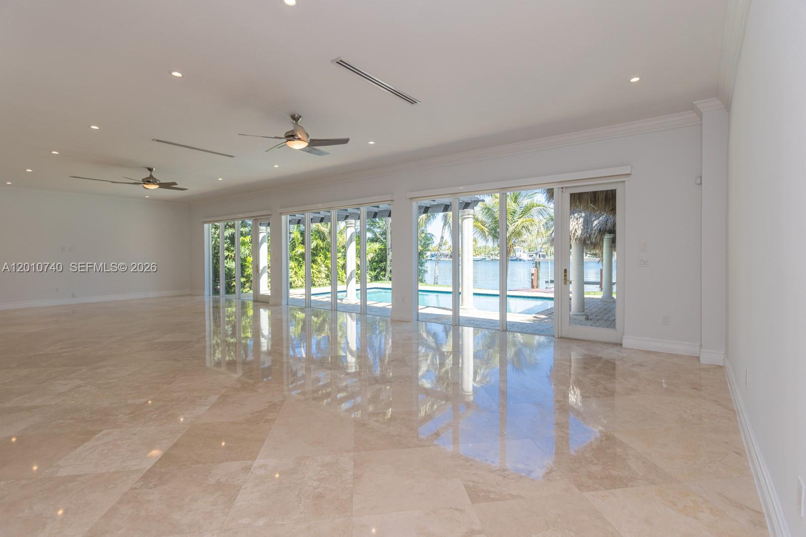 425 N Shore Dr Miami Beach, FL 33141