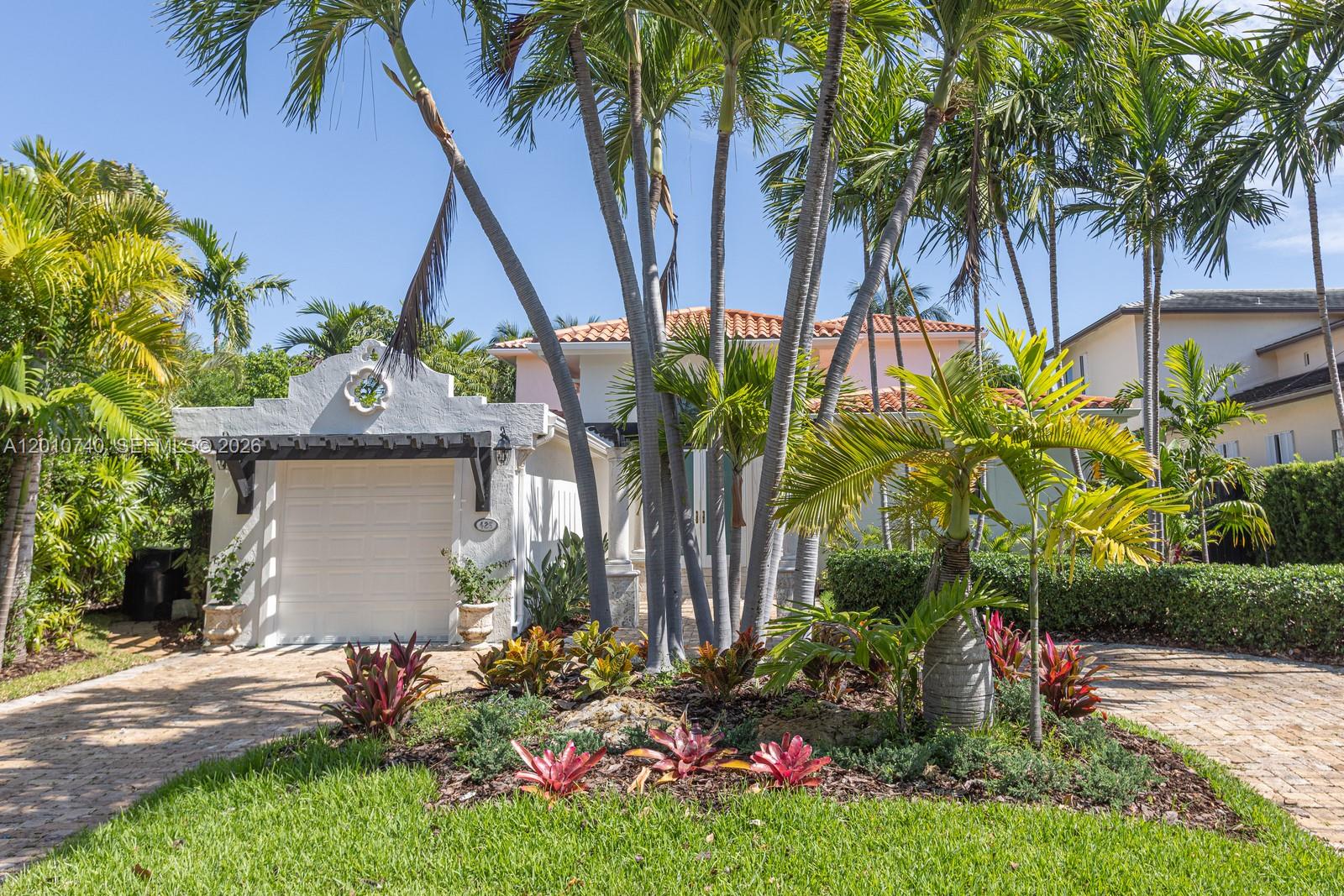 425 N Shore Dr Miami Beach, FL 33141