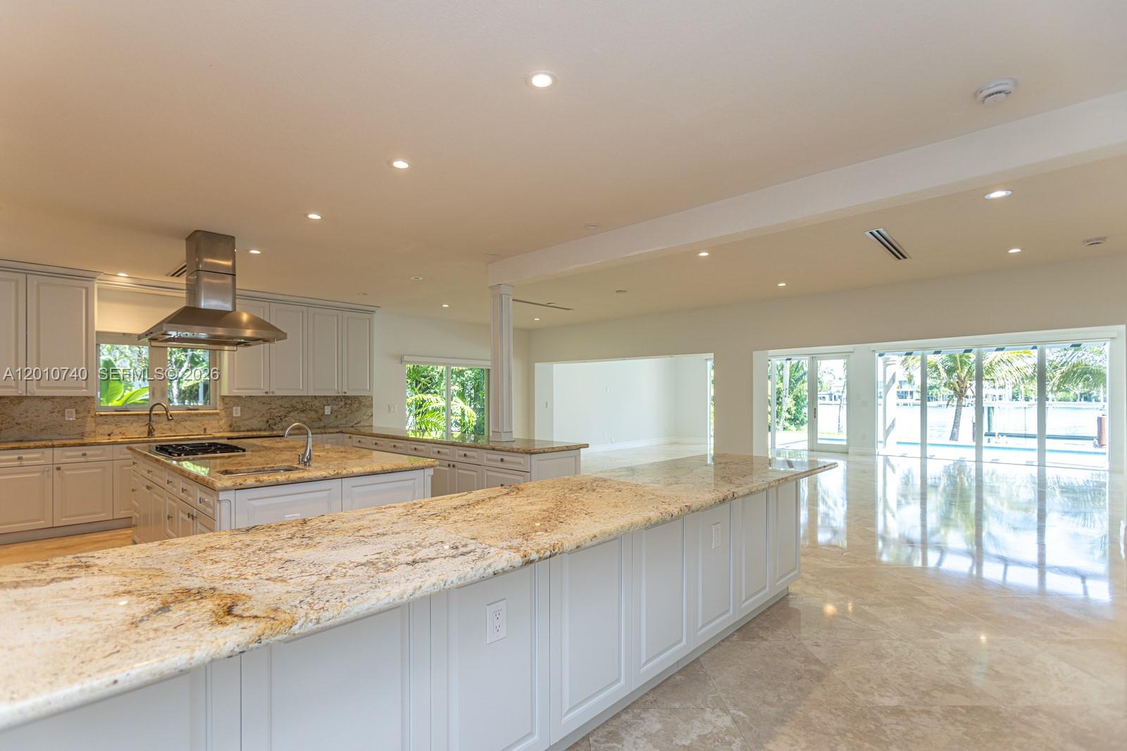 425 N Shore Dr Miami Beach, FL 33141