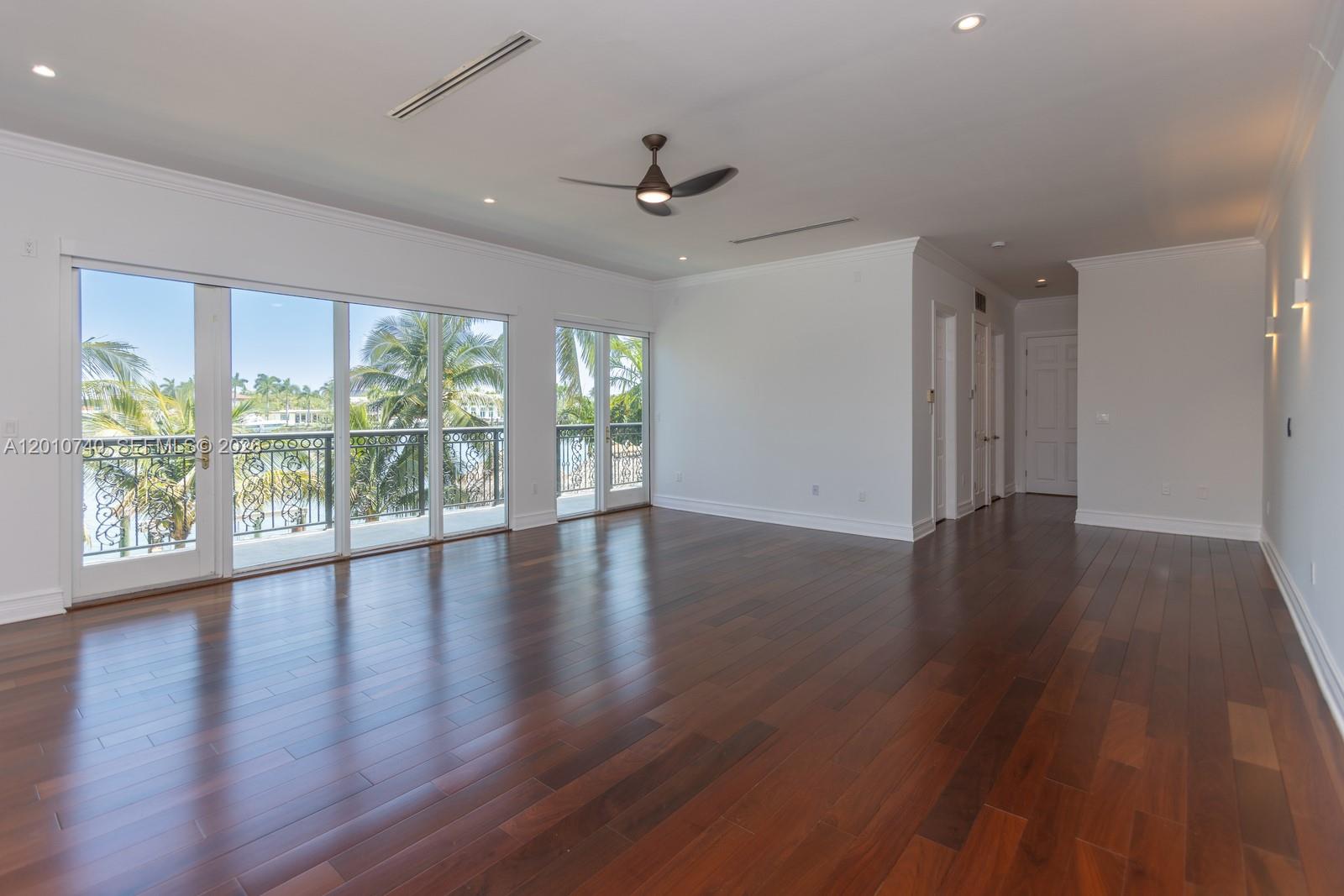425 N Shore Dr Miami Beach, FL 33141