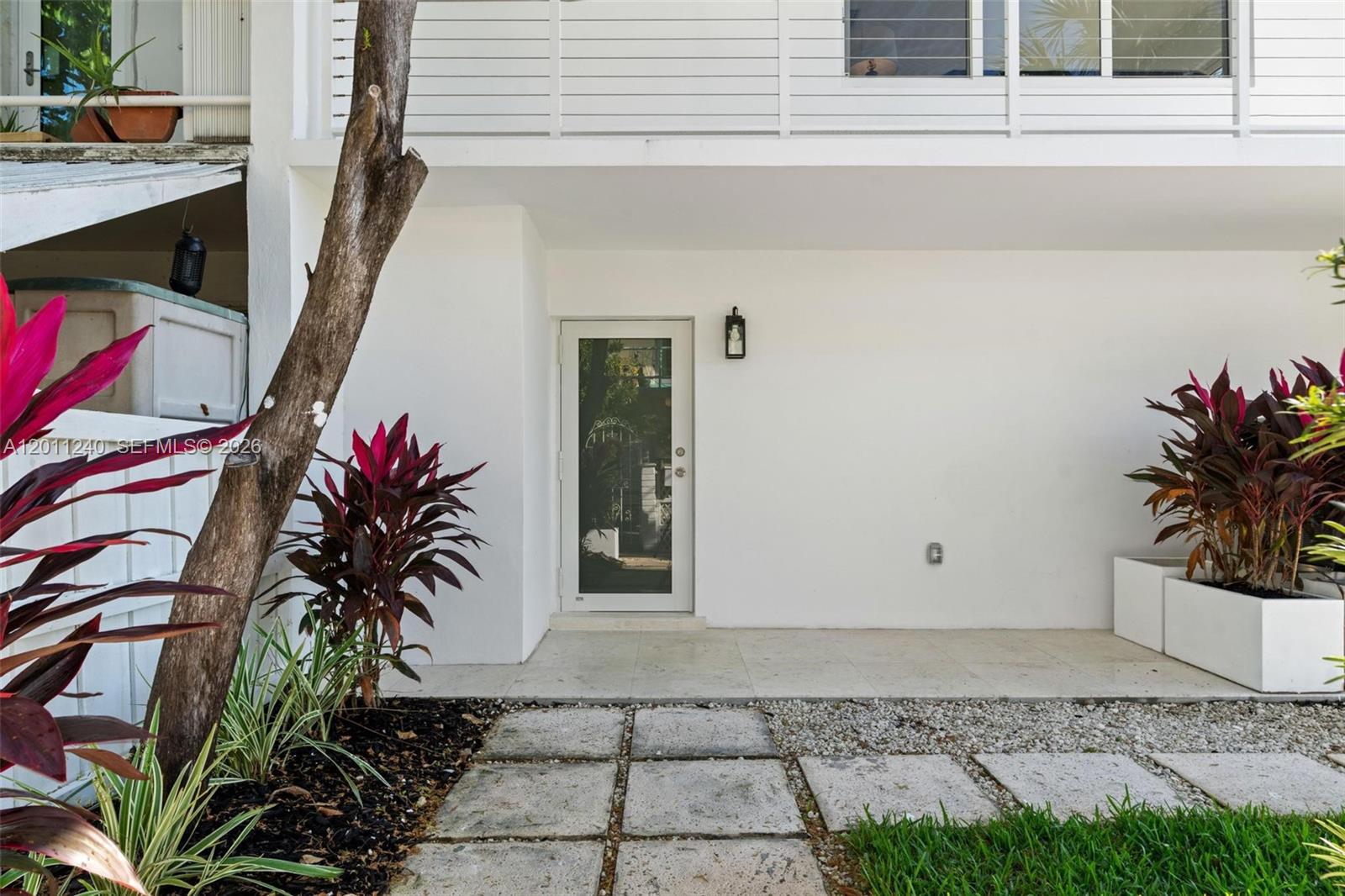7286 Gary Ave Miami Beach, FL 33141