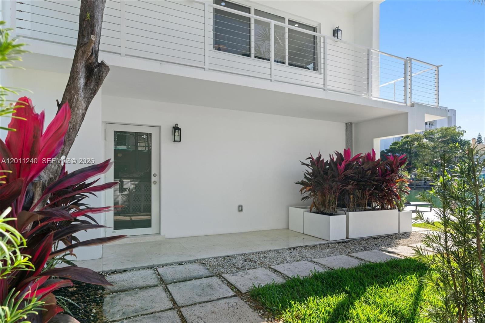 7286 Gary Ave Miami Beach, FL 33141