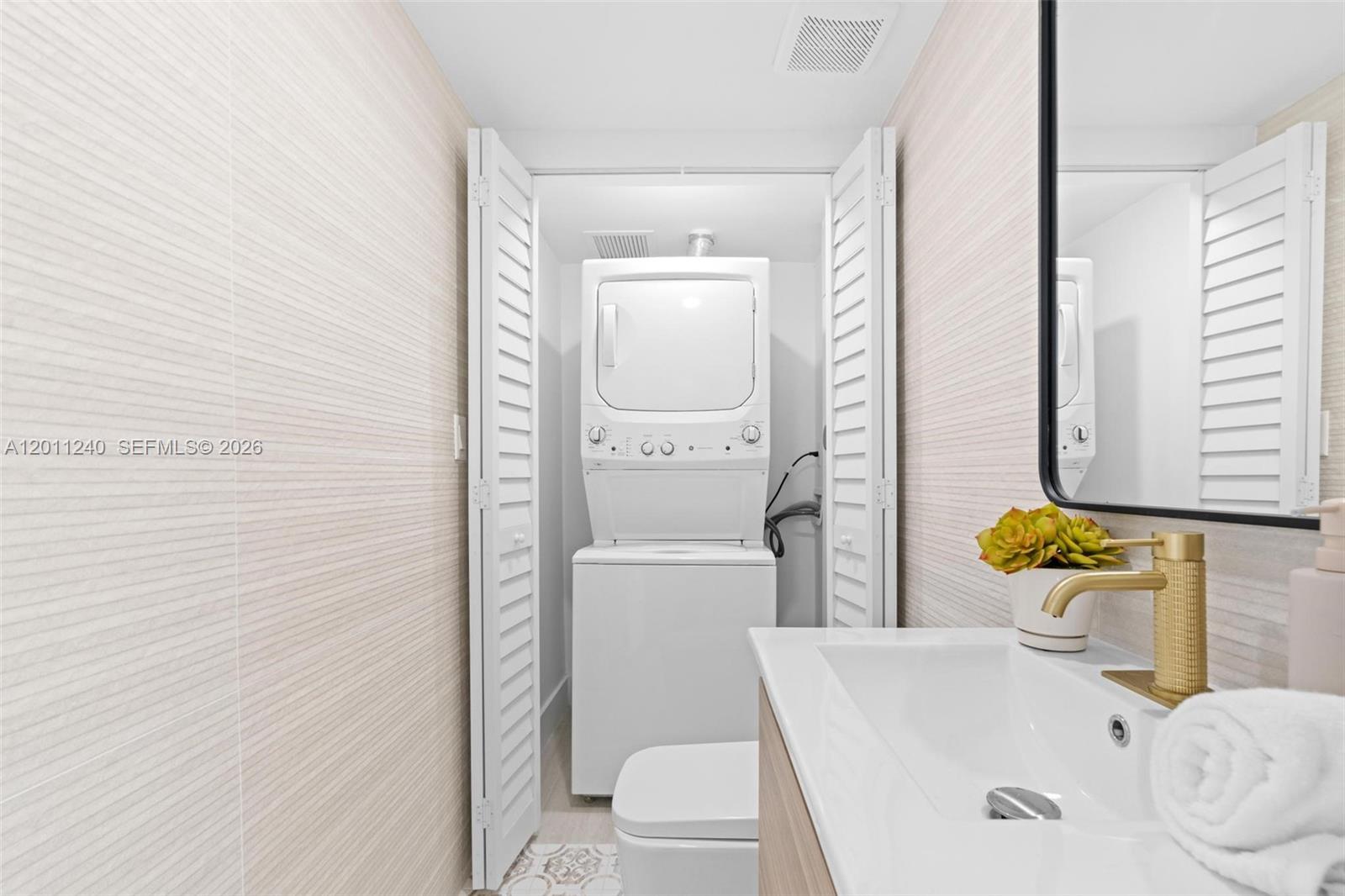 7286 Gary Ave Miami Beach, FL 33141