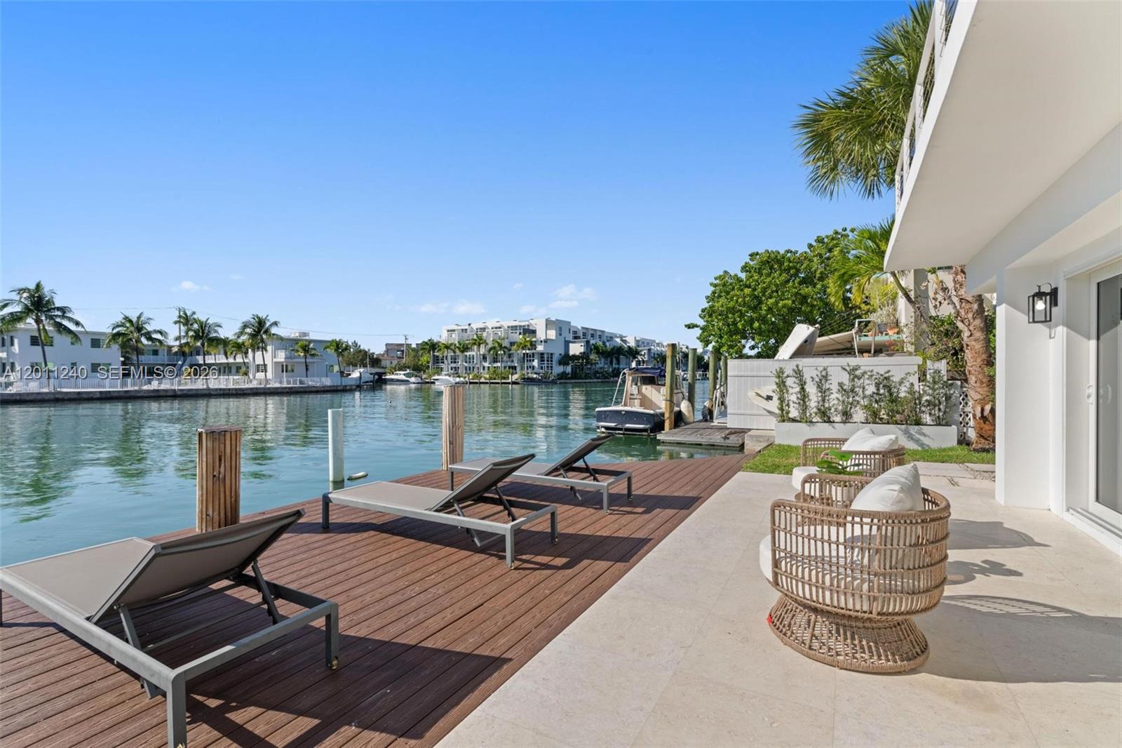 7286 Gary Ave Miami Beach, FL 33141