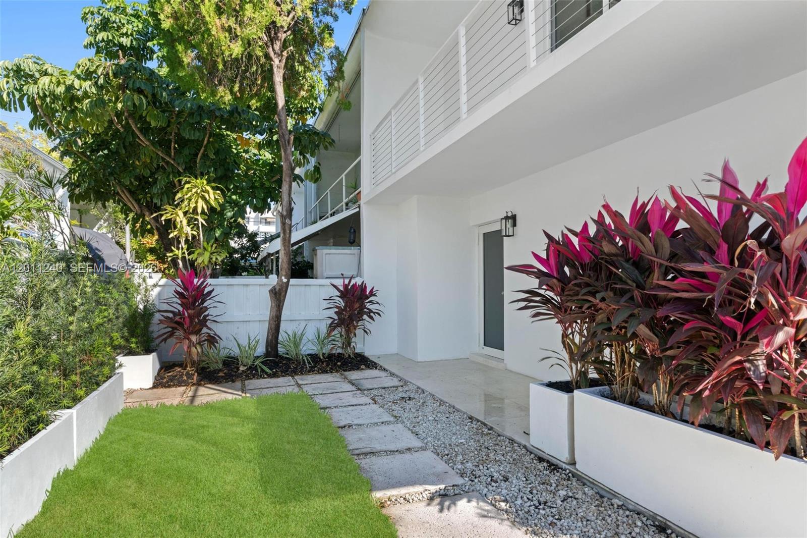 7286 Gary Ave Miami Beach, FL 33141