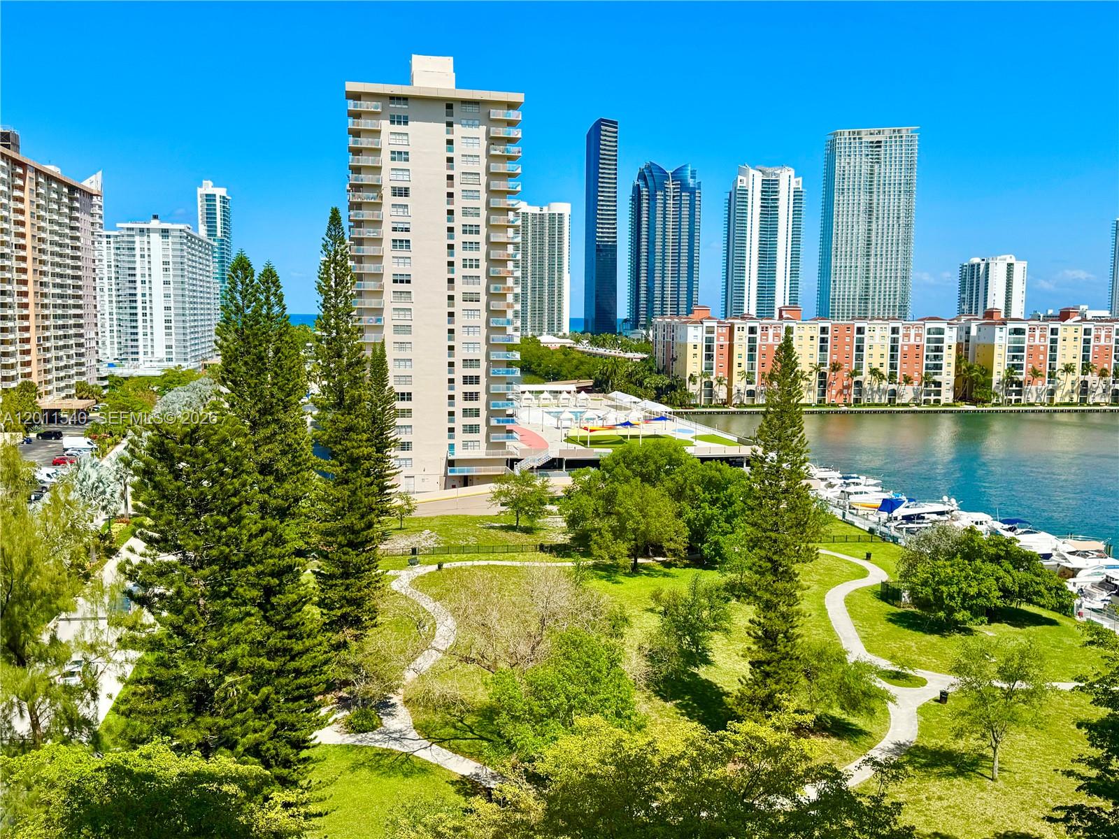 image Winston Towers 7004