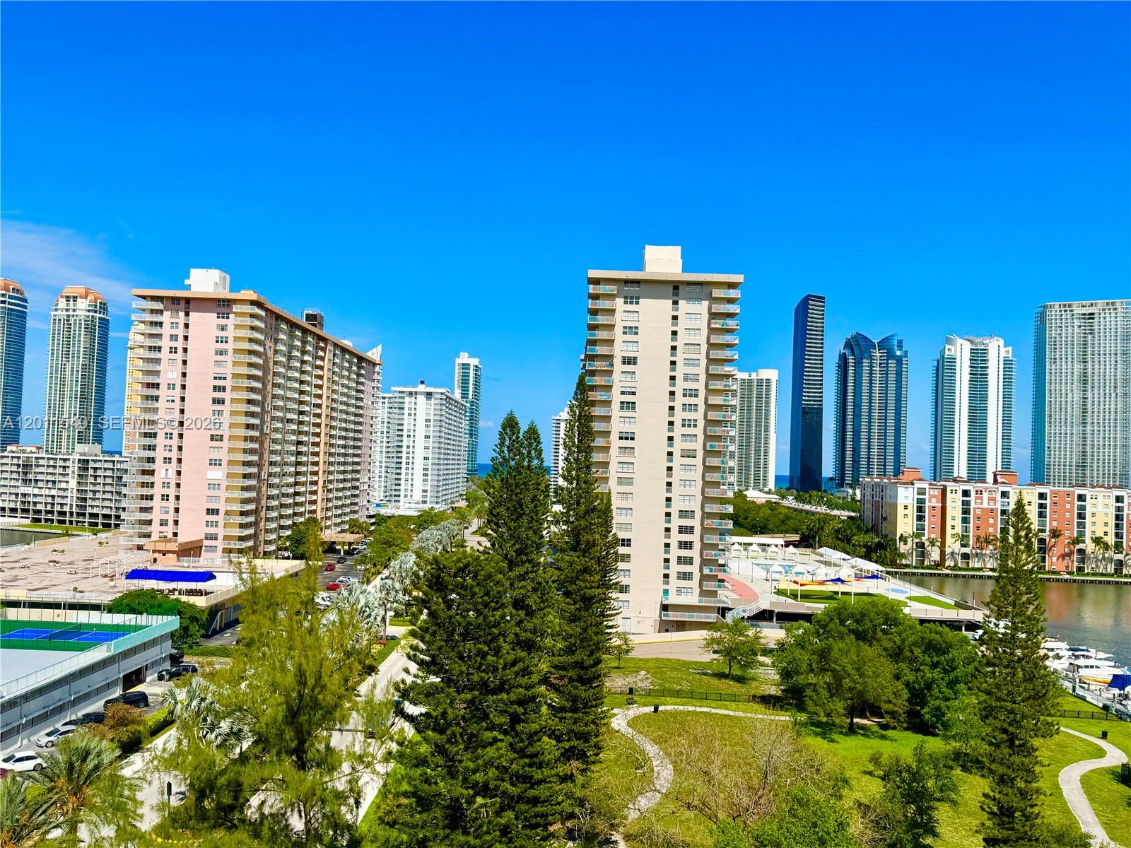 image Winston Towers 7005