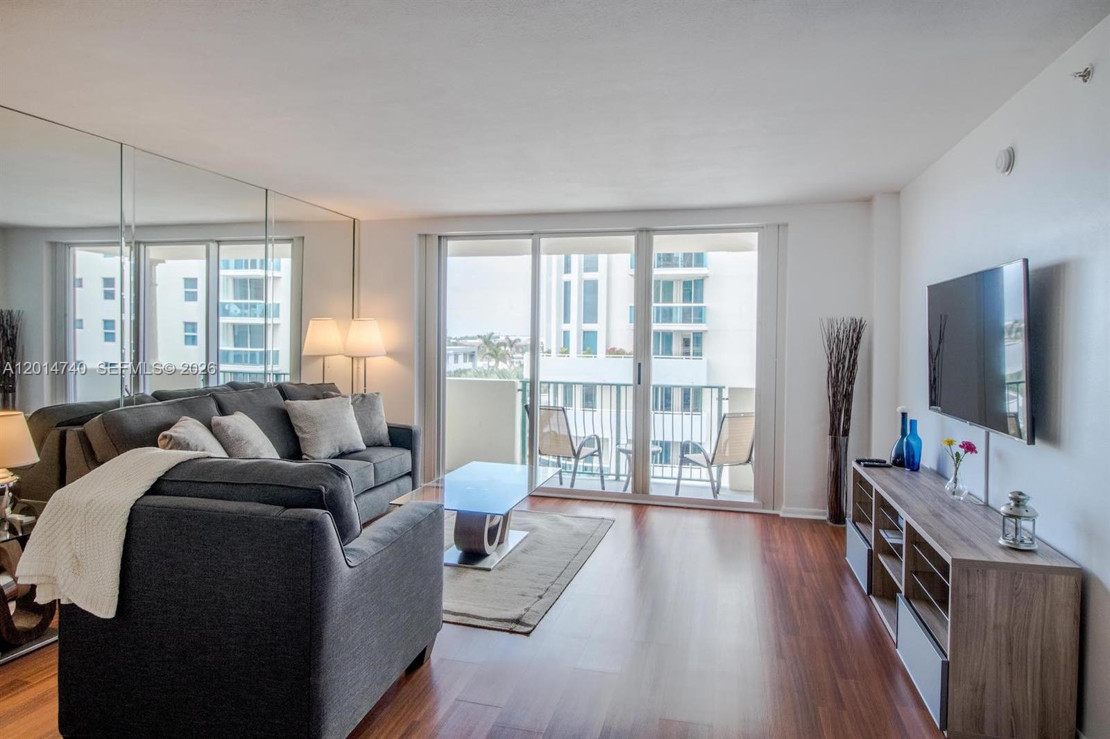 9195 Collins Ave #611