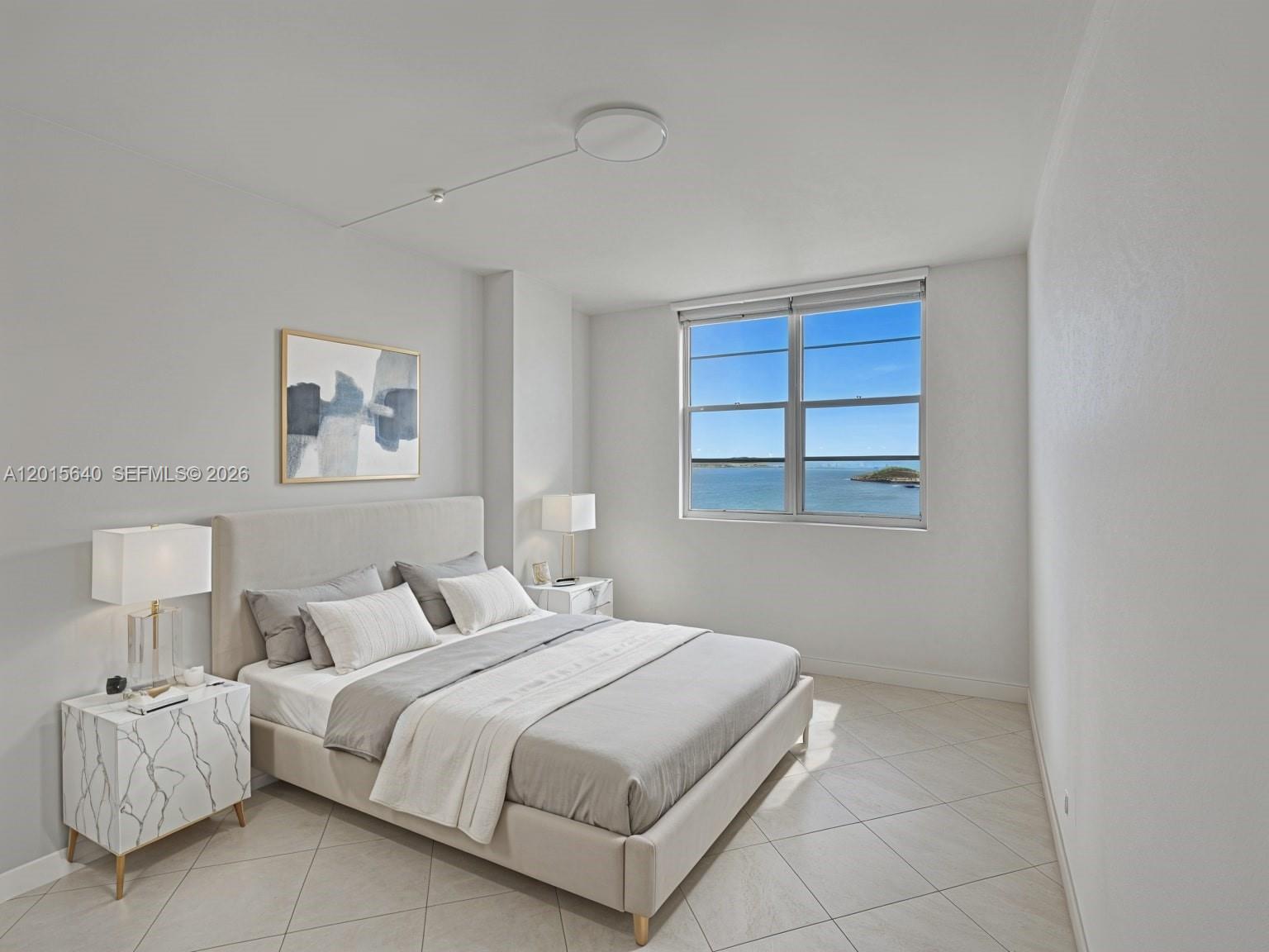 300 Bayview Dr #906 Sunny Isles Beach, FL 33160