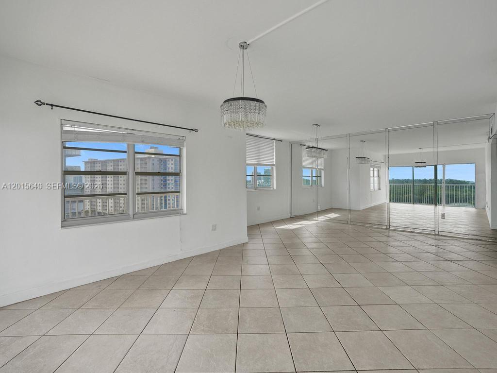 300 Bayview Dr #906 Sunny Isles Beach, FL 33160