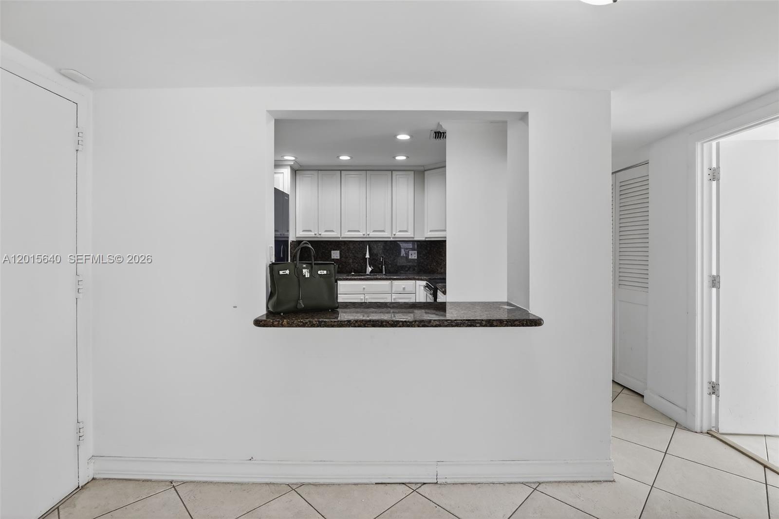 300 Bayview Dr #906 Sunny Isles Beach, FL 33160