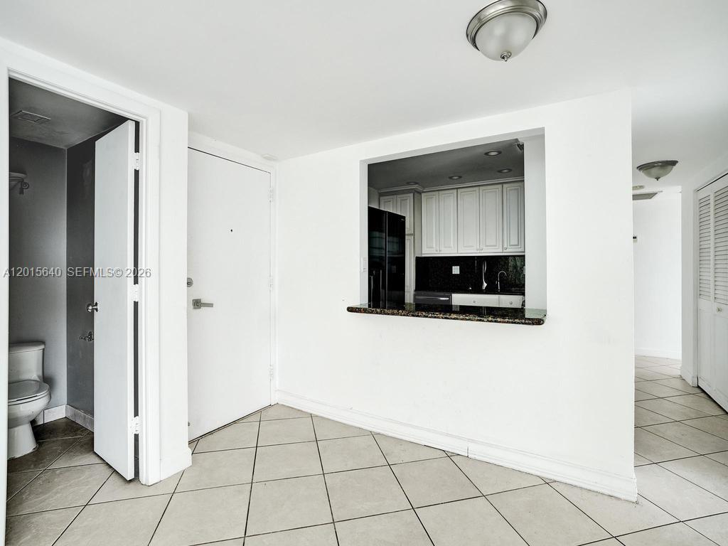 300 Bayview Dr #906 Sunny Isles Beach, FL 33160