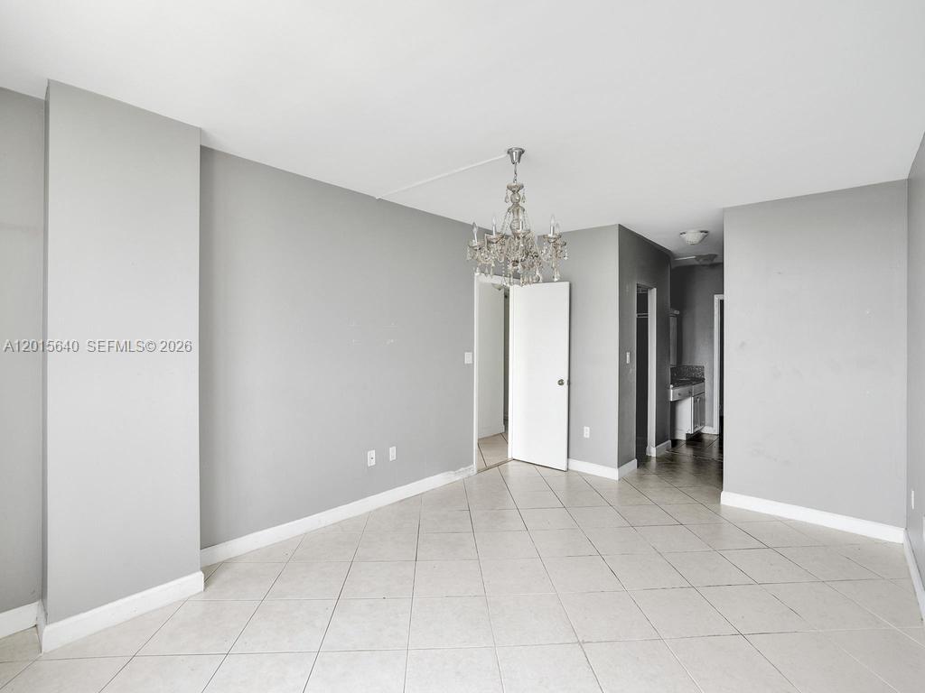 300 Bayview Dr #906 Sunny Isles Beach, FL 33160