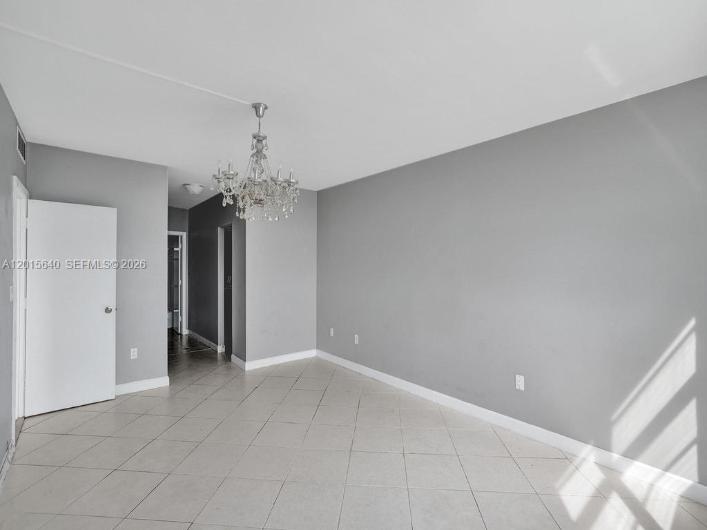 300 Bayview Dr #906 Sunny Isles Beach, FL 33160