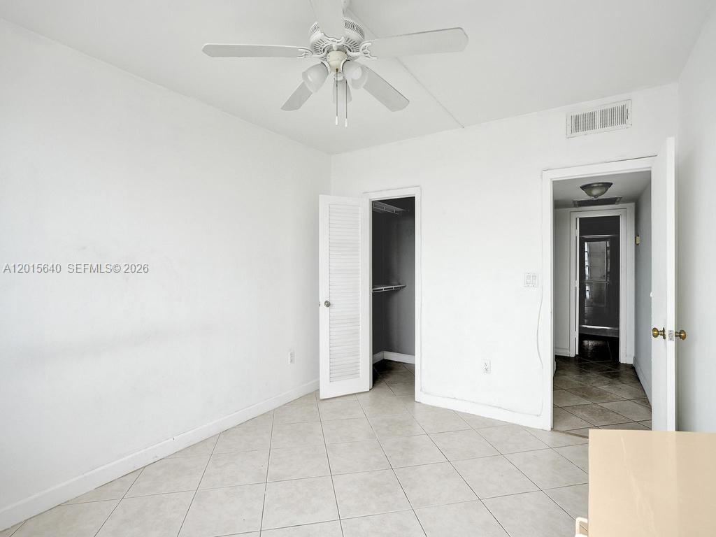 300 Bayview Dr #906 Sunny Isles Beach, FL 33160