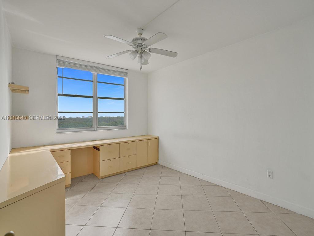 300 Bayview Dr #906 Sunny Isles Beach, FL 33160