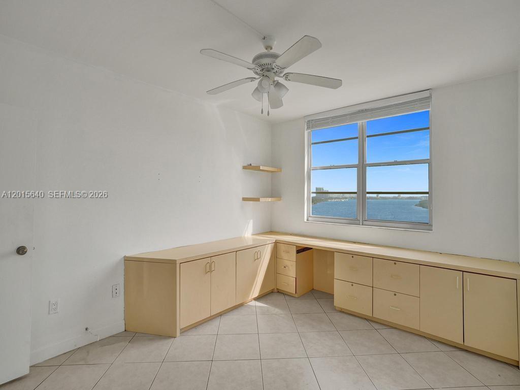 300 Bayview Dr #906 Sunny Isles Beach, FL 33160