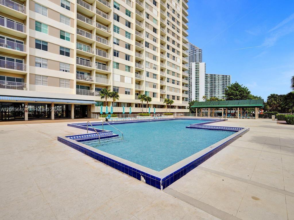 300 Bayview Dr #906 Sunny Isles Beach, FL 33160