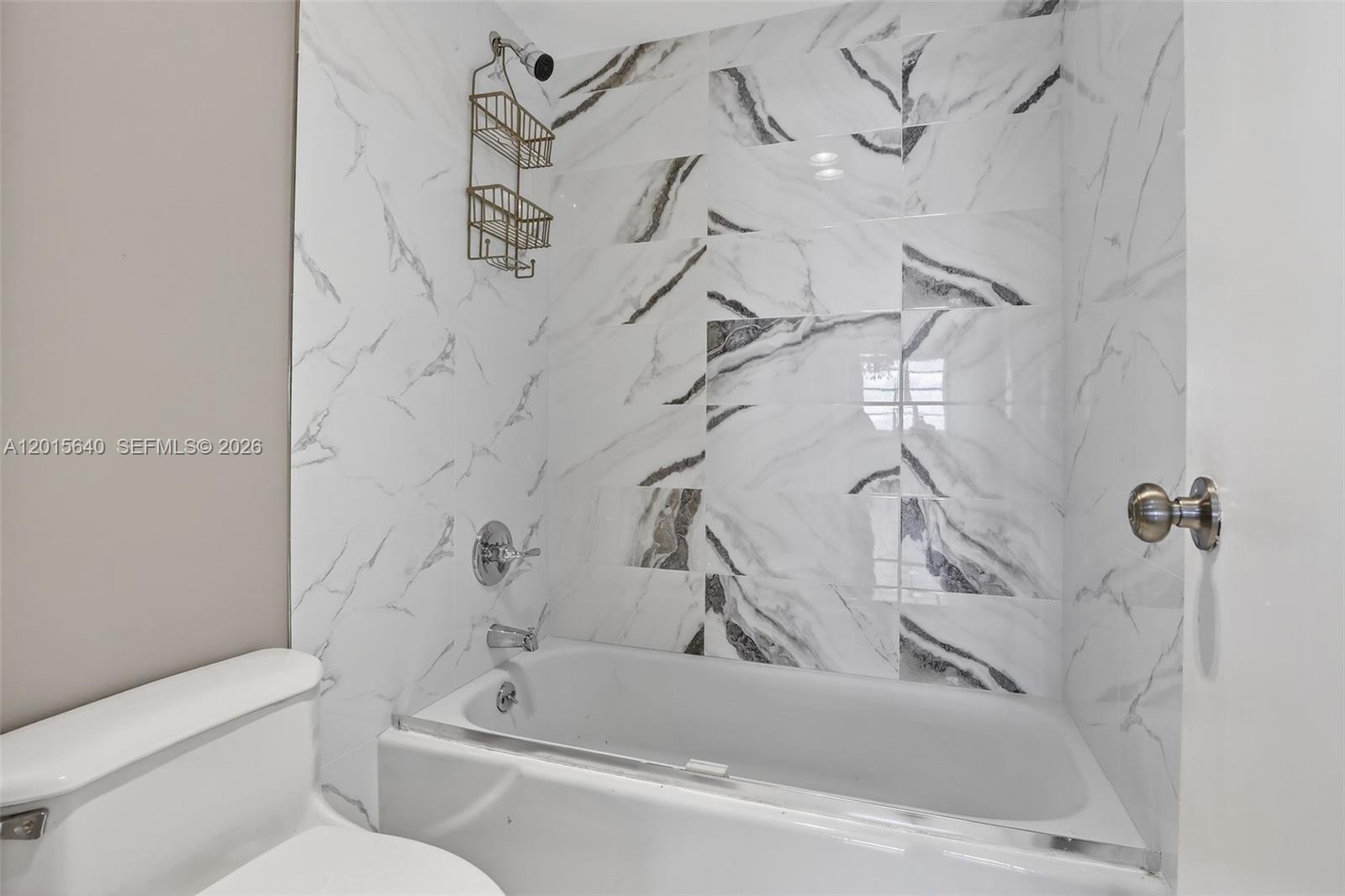 300 Bayview Dr #906 Sunny Isles Beach, FL 33160